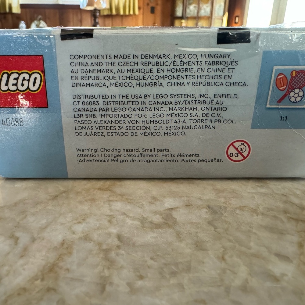 Lego - Picture 5 of 6